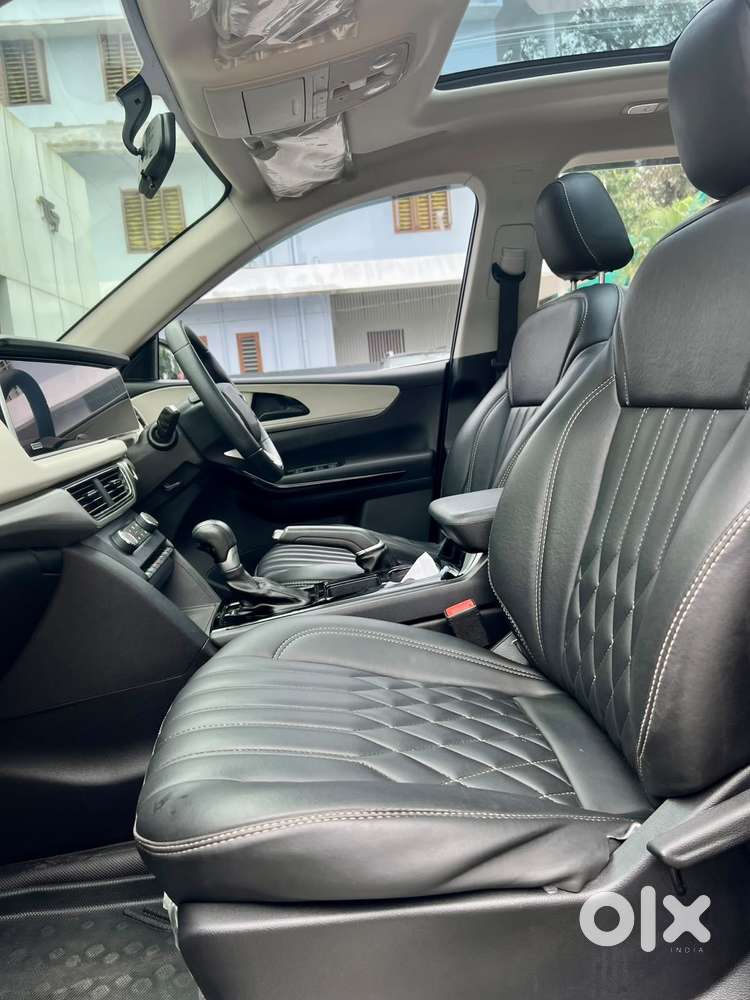 Mahindra Xuv700 2.2 Ax 5 Diesel At 7 Str, 2024, Diesel