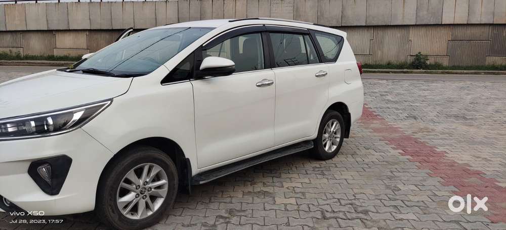 Toyota Innova Crysta 2.4 V 8 Str, 2018, Diesel