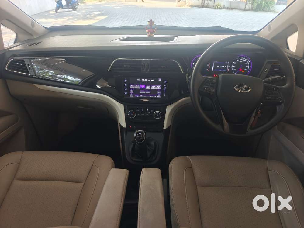 Mahindra Marazzo M8, 2018, Diesel