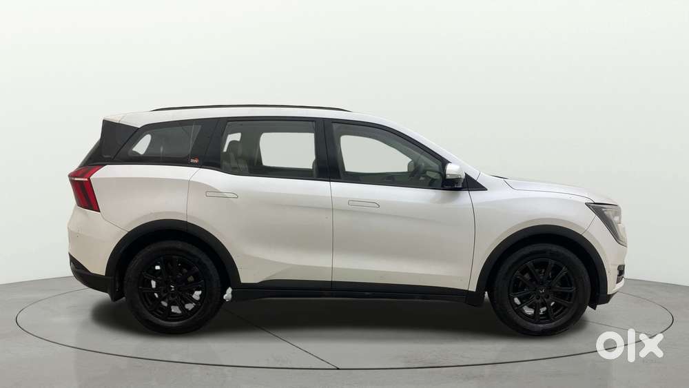 Mahindra Xuv700 2.2 Ax 7 Diesel At Luxury Pack Str Awd, 2022, Diesel