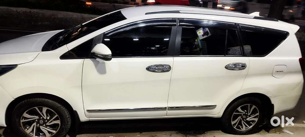 Toyota Innova Crysta 2.4 G Mt 8s, 2022, Diesel