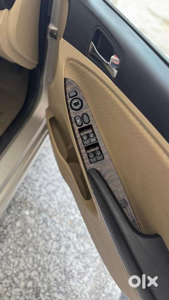 Hyundai Petrol Manual 2011
