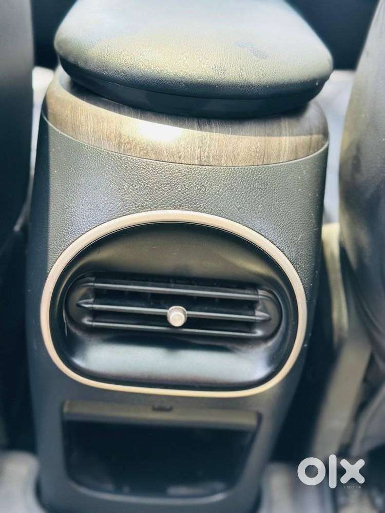 Mg Windsor Ev Essence, 2024, Electric