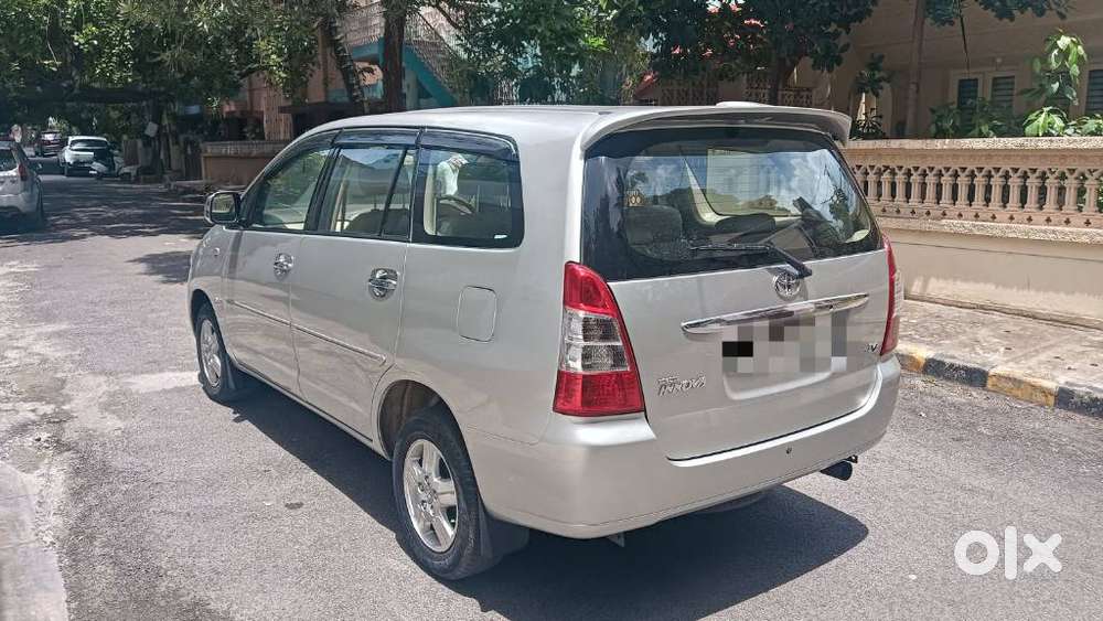 Toyota Innova 2.5 V Diesel 8-seater, 2006, Diesel