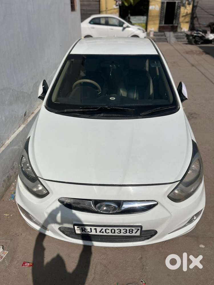 Hyundai Fluidic Verna 2012