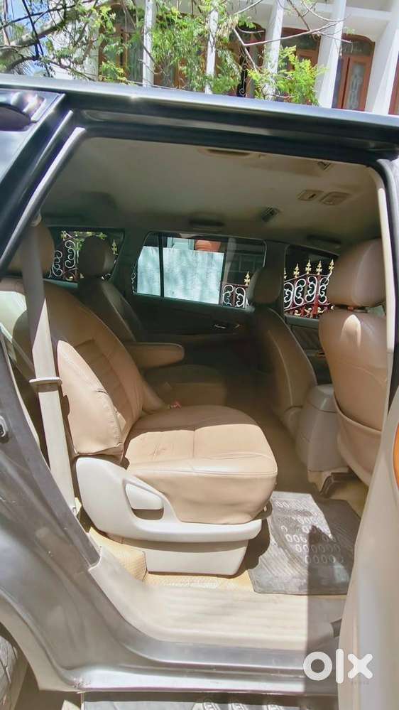 Toyota Innova 2.5 E 2009