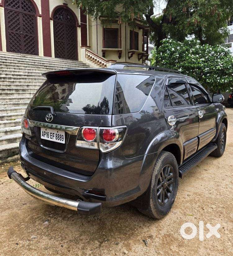 Toyota Fortuner 3.0 4x4 Anniversary Edition Mt, 2015, Diesel