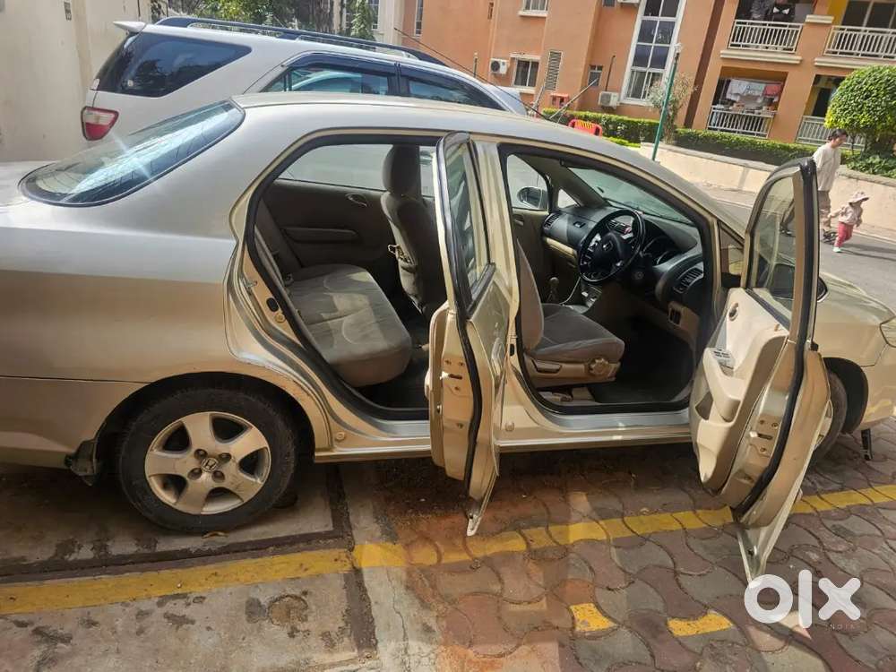 Honda City ZX vtech 2005 Petrol allow wheels, single owner