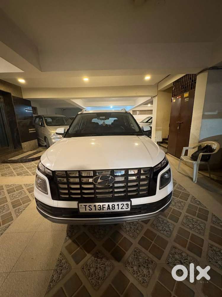 Hyundai Venue Petrol 2023