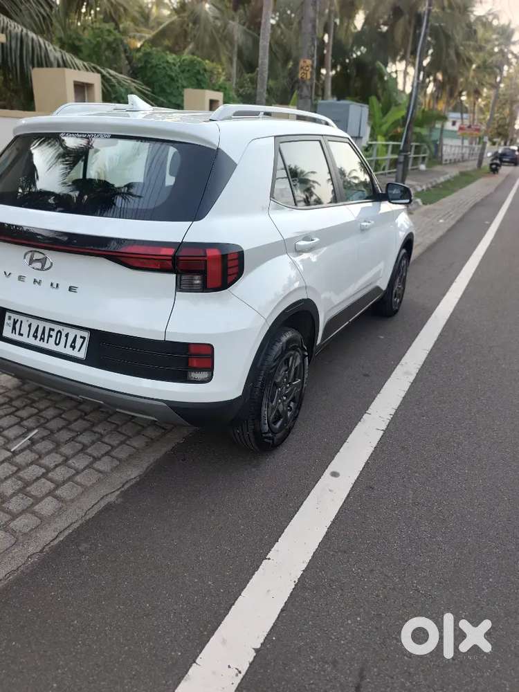 Hyundai Venue 2024 Diesel 7200 Km Driven