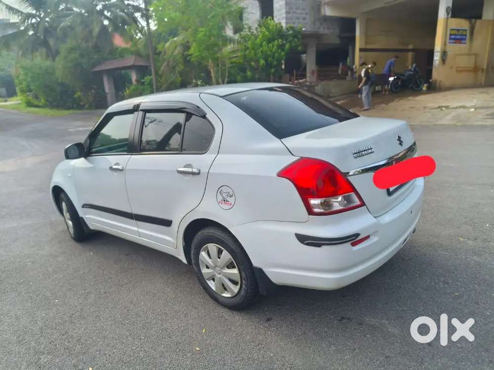 Maruti Suzuki Dzire 1.2 Vxi 2010