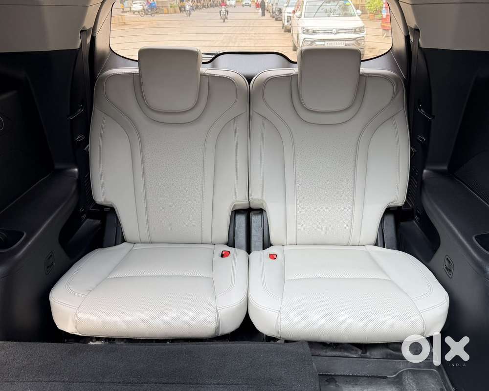 Mahindra Xuv700 2.2 Ax 7 Diesel At Str, 2025, Diesel