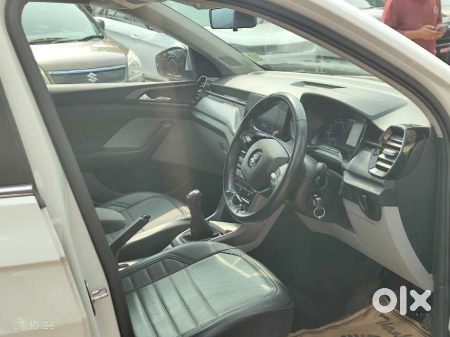 Skoda Kushaq 1.0 Tsi Ambition, 2023, Petrol
