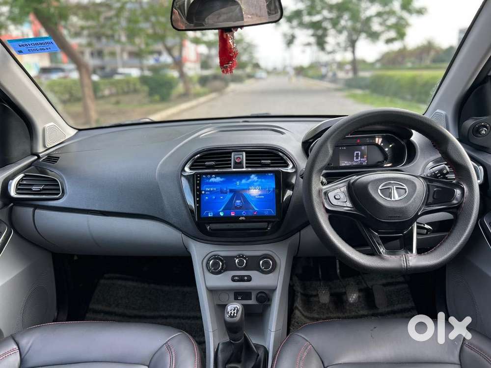 Tata Tiago, 2023, Petrol
