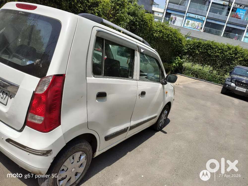 Single Hand Family Use Nice Car