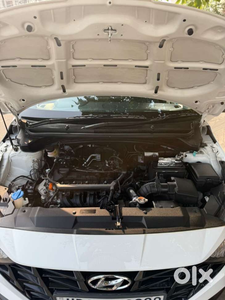 Hyundai I20 Asta (o) 1.2 Ivt Dual Tone, 2022, Petrol