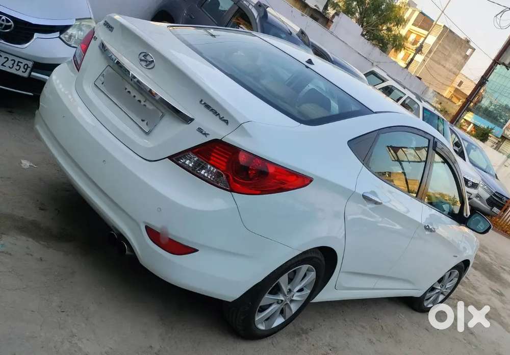 Hyundai Verna Top Model Showroom Condition Everything Is Working