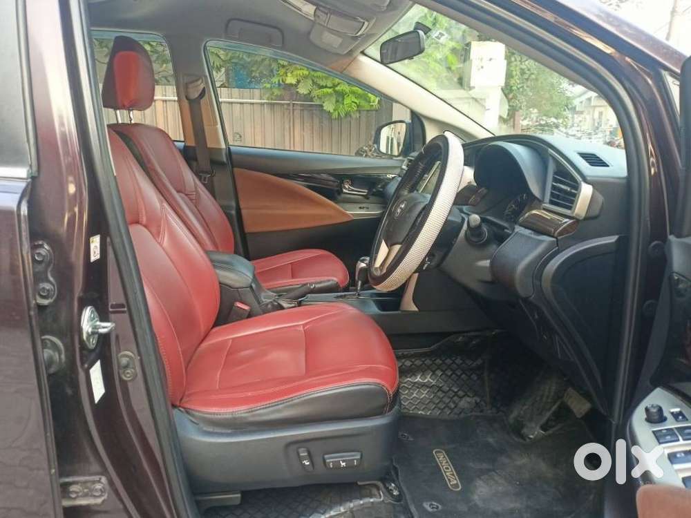 Toyota Innova Crysta 2.8z Automatic, 2016, Diesel