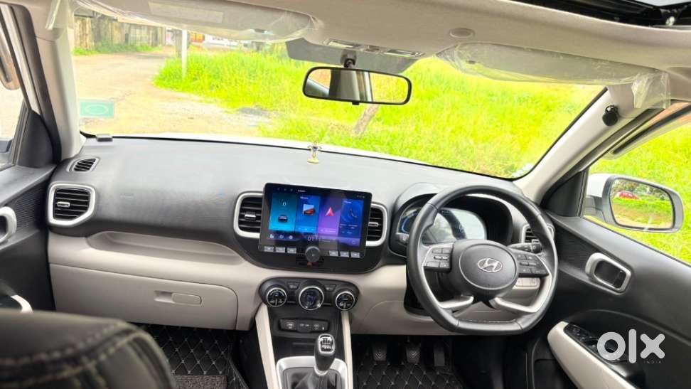 Hyundai Venue Sx (o) Mt 1.5 Diesel, 2023, Diesel