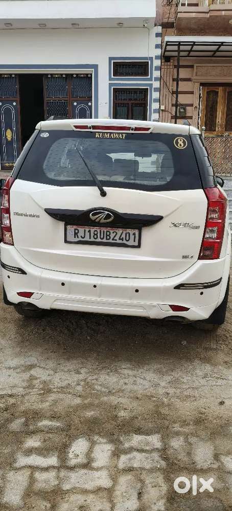 Mahindra Xuv500 . 12 /2017 Variant