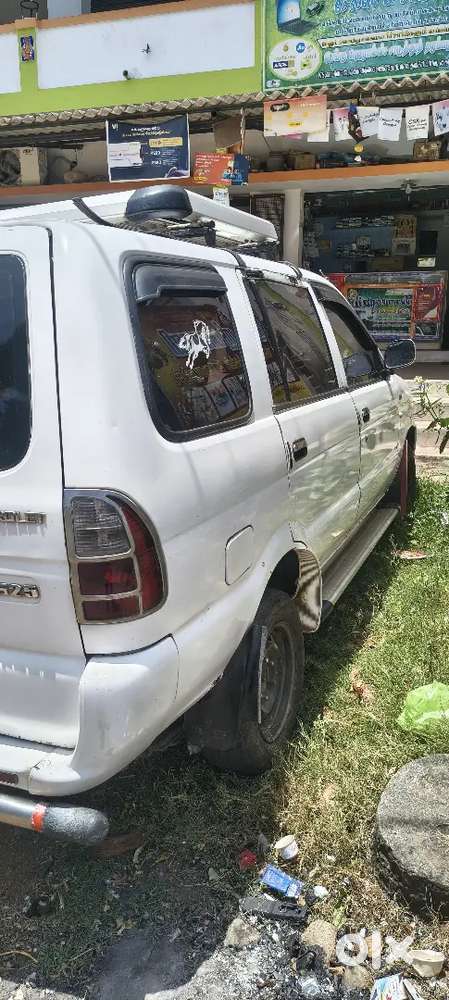 Chevrolet Tavera Neo 2012