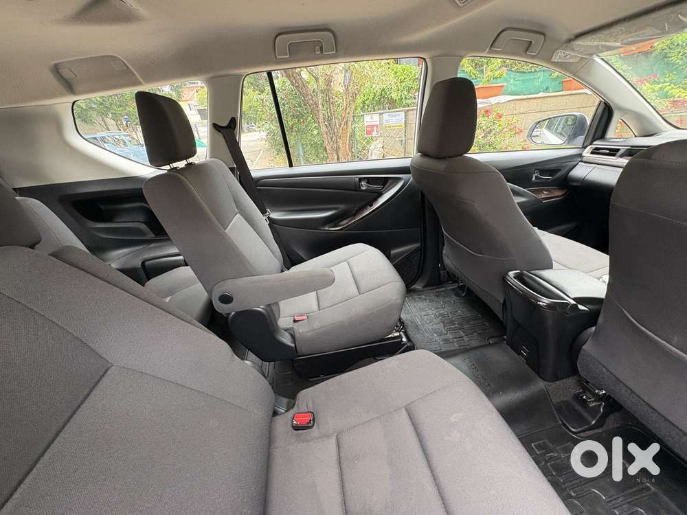 Toyota Innova Crysta 2.4 G Mt 7 Str, 2024, Diesel