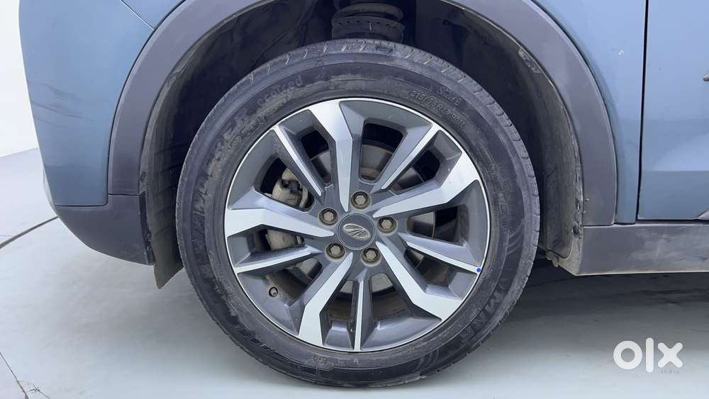 Mahindra Xuv300 1.2 W8 (o) Amt Petrol, 2021, Petrol