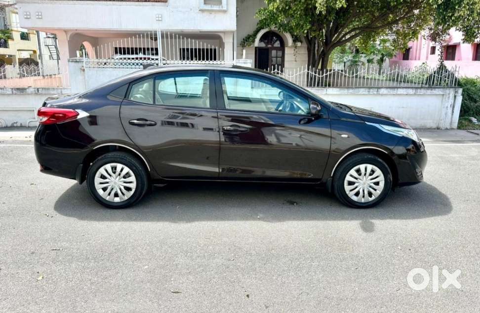 Toyota Yaris J Cvt, 2018, Petrol