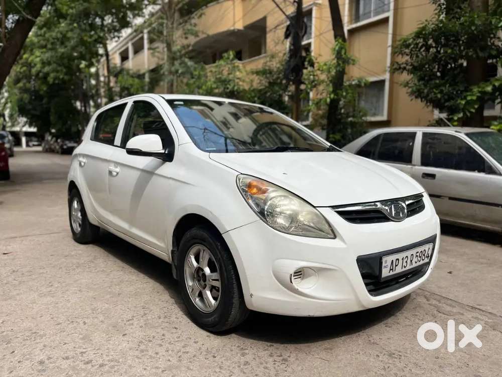 Hyundai I20 2010 Petrol 80000 Km Driven