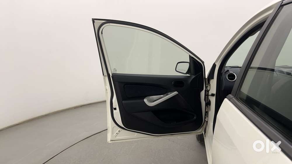 Ford Figo 1.2 Duratec Petrol Titanium, 2013, Petrol