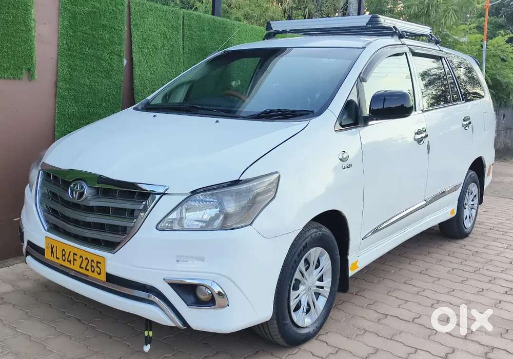 Toyota Innova,2.5,g4,2015,bsiv,7 Seater