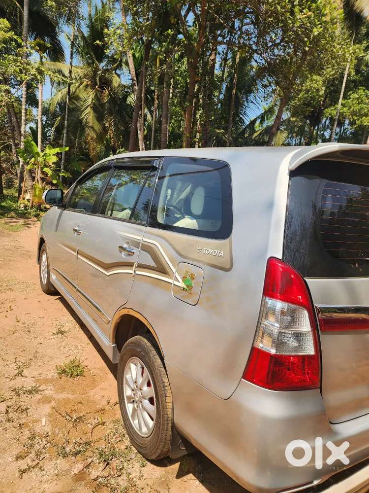 Toyota Innova 2014 Diesel Well Maintained