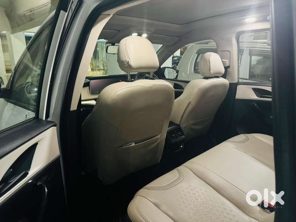 Mahindra Xuv700 2022 Petrol Well Maintained