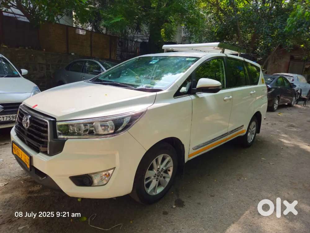 Innova Crysta 7+1 Sofa Seats