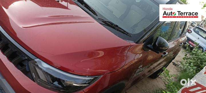 Renault Triber Rxz, 2025, Petrol