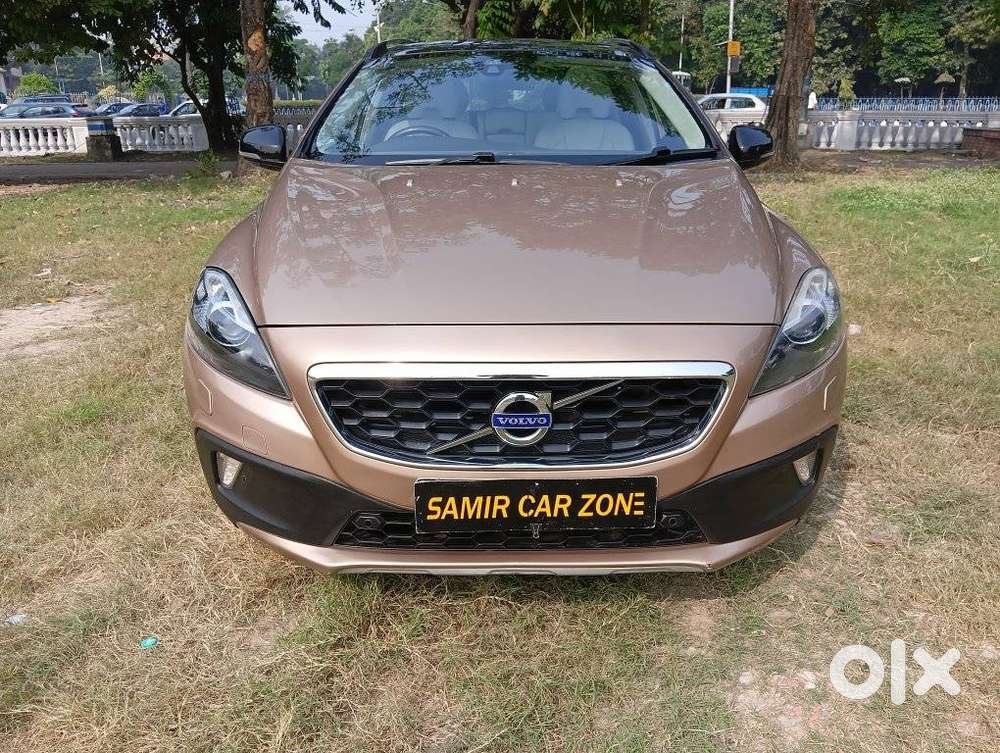 Volvo V40 Cross Country D3 Inscription, 2015, Diesel
