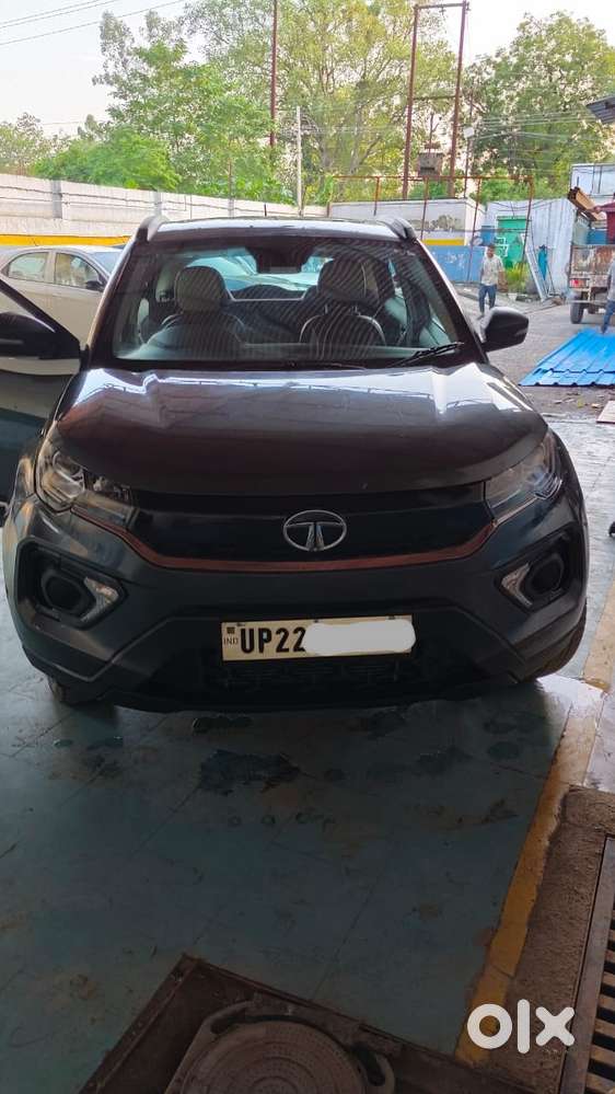 Tata Nexon 1.2 Revotron Xma Amt (s), 2023, Petrol
