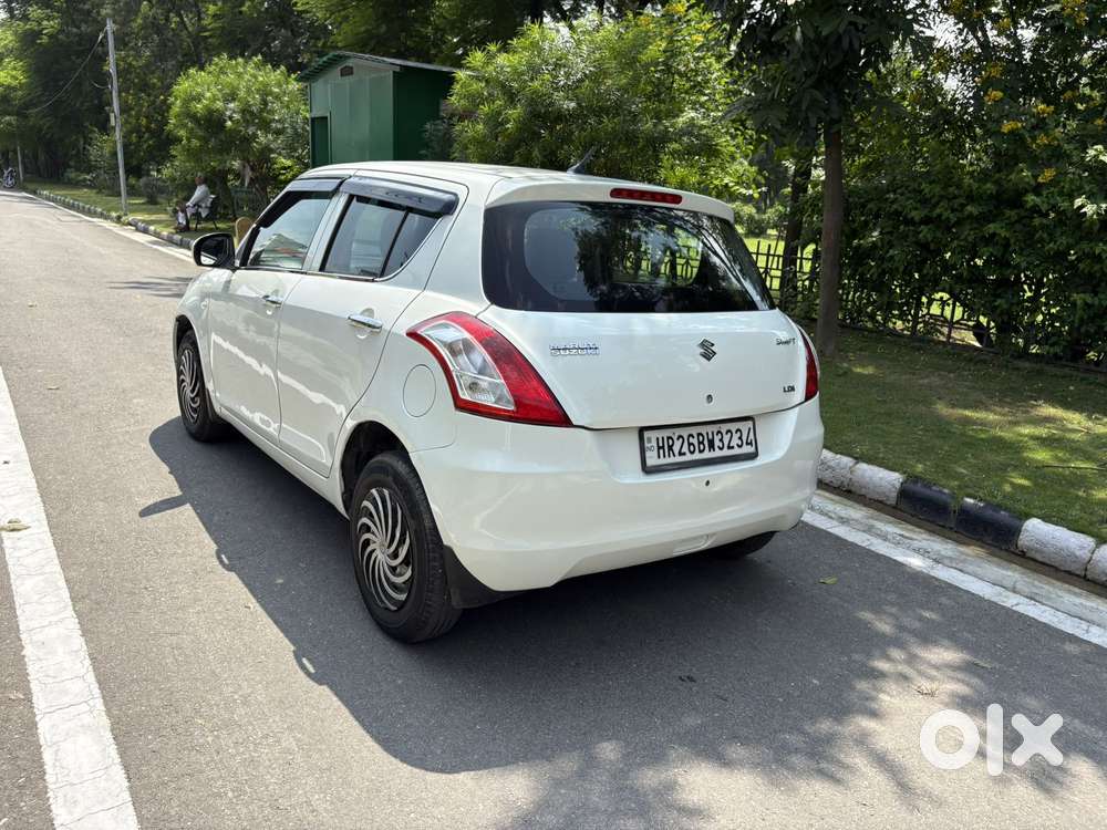 Maruti Suzuki Swift Lxi Option, 2012, Petrol