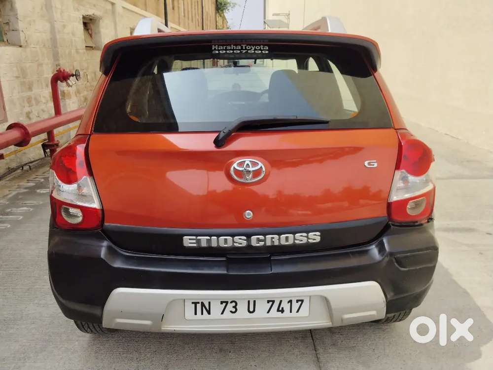 **toyota Etios Liva Cross 2015 – Sporty Orange – Excellent Condition**