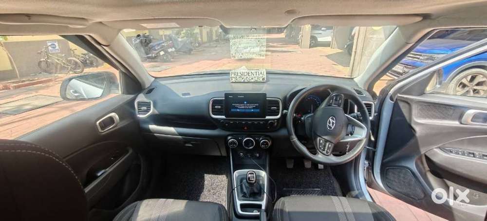 Hyundai Venue 2020 Petrol Well Maintained