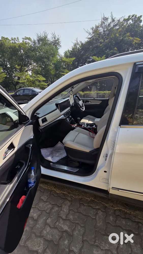 Mahindra Xuv700 2025 Diesel 30000 Km Driven