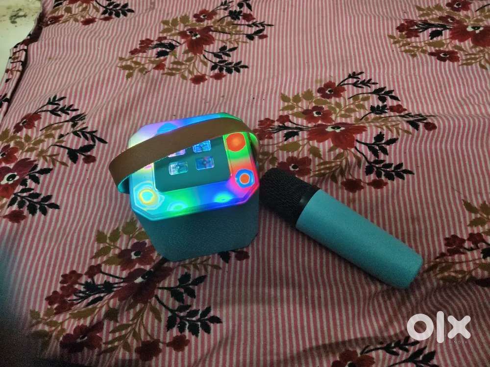 Rock light RGB speaker,