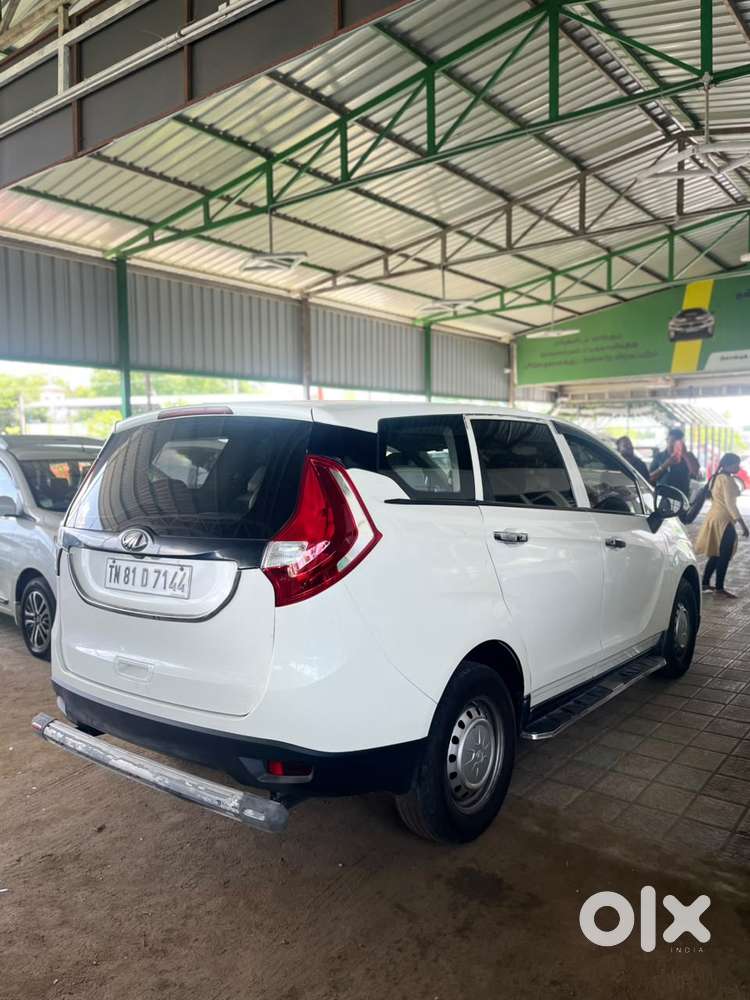 Mahindra Marazzo, 2019, Petrol