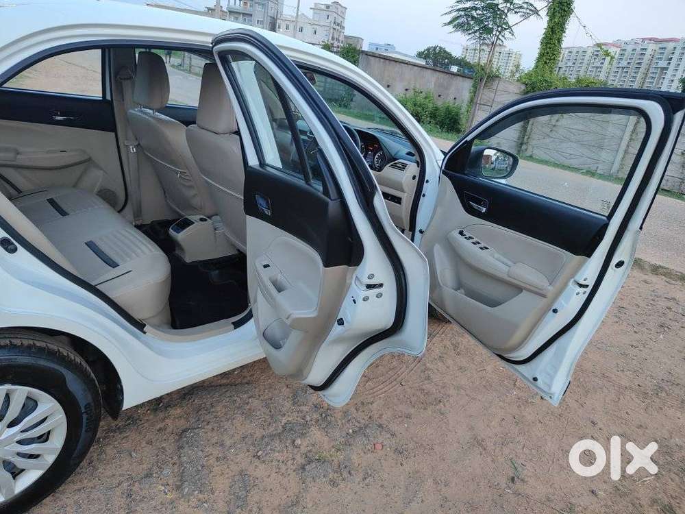 Maruti Suzuki Dzire 1.2 Vxi, 2022, Petrol