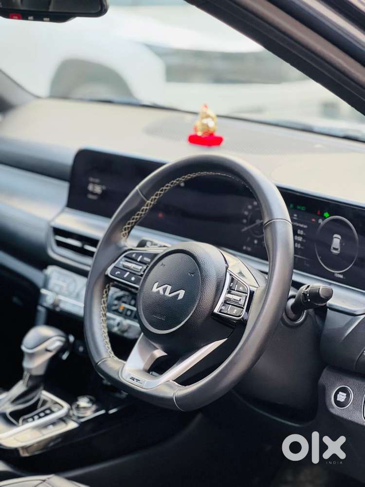 Kia Carens, 2022, Petrol
