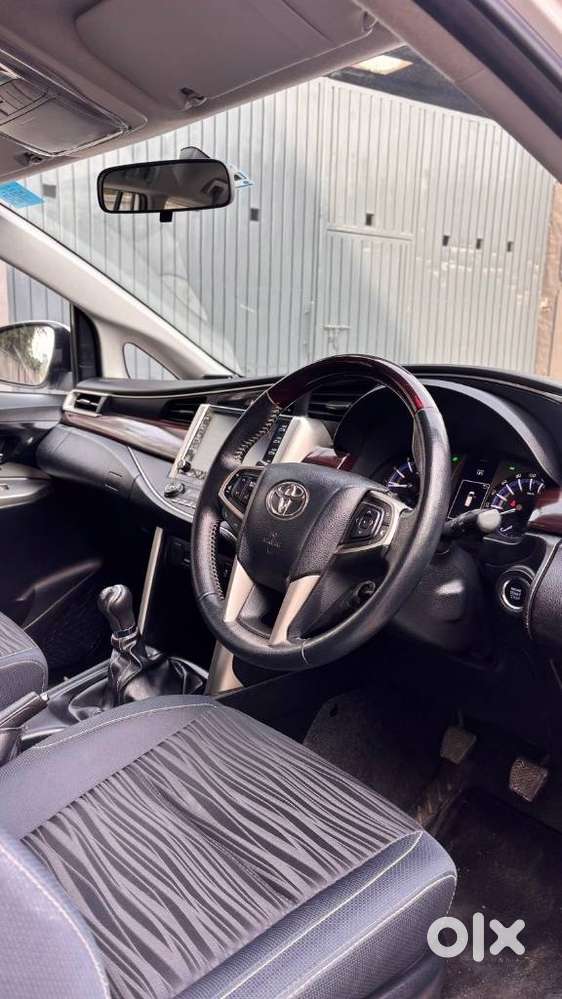 Toyota Innova Crysta, 2022, Petrol