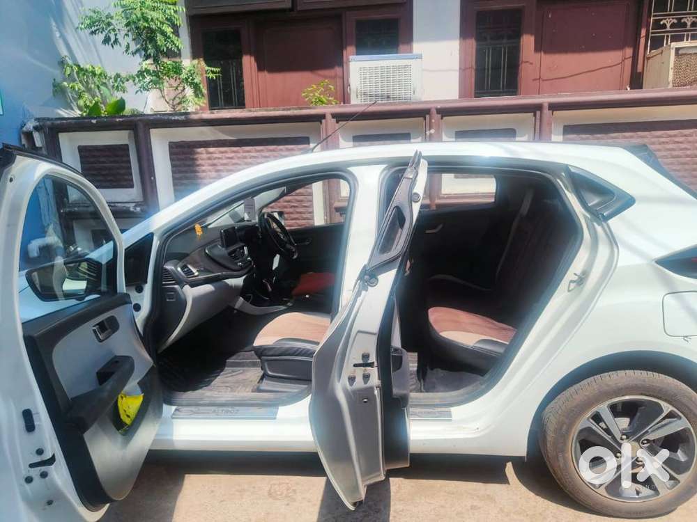 Tata Altroz For Sale, Single Handed Used With New Tyres And Foot Mats
