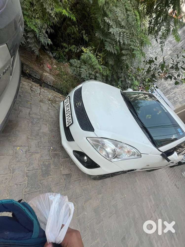 Maruti Suzuki Swift Lxi 2015