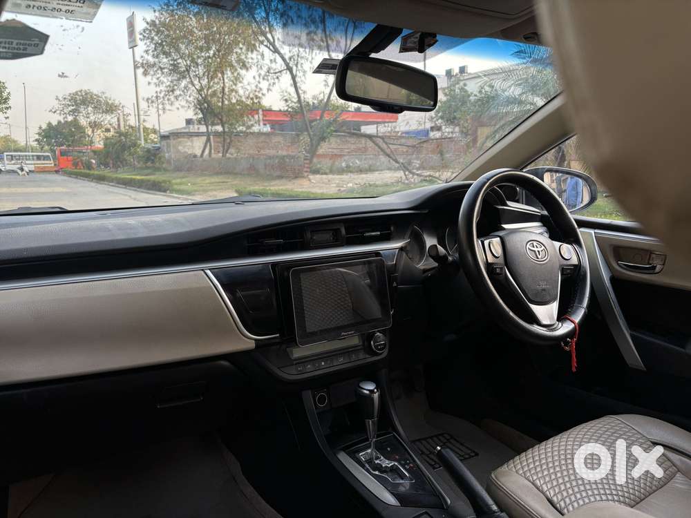 Toyota Corolla Altis [2014-2017] 1.8 G Cvt, 2016, Petrol