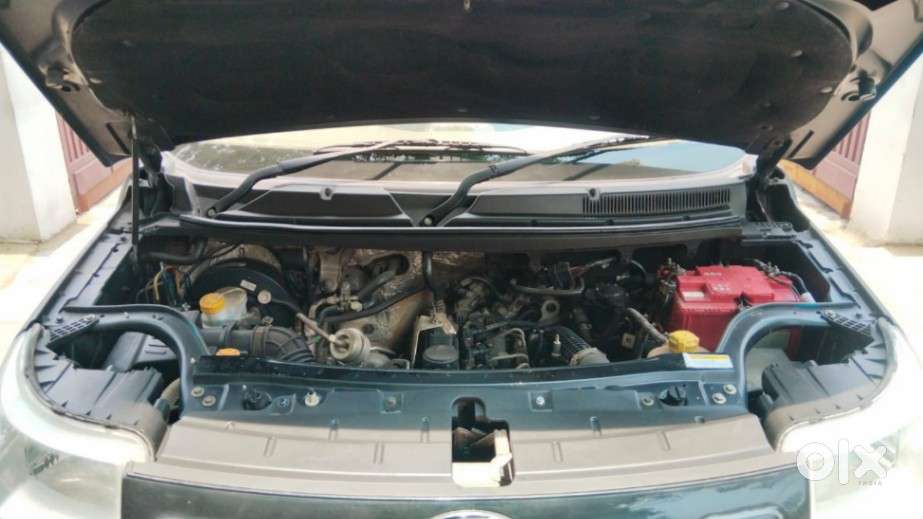 Mahindra Tuv 300 T8 Amt, 2016, Diesel